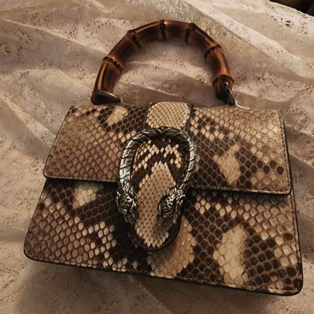 Gucci beautiful dionysus mini bag classy just the right size